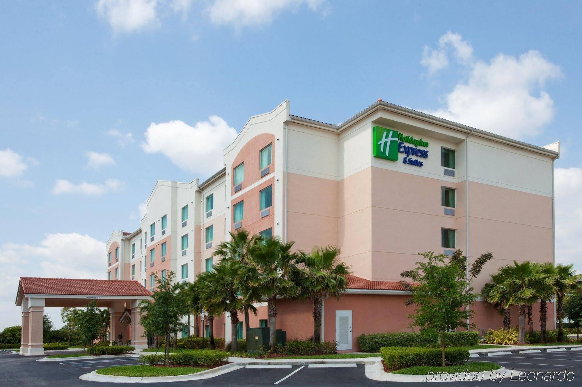 Holiday Inn Express & Suites Pembroke Pines-Sheridan St By Ihg Екстериор снимка