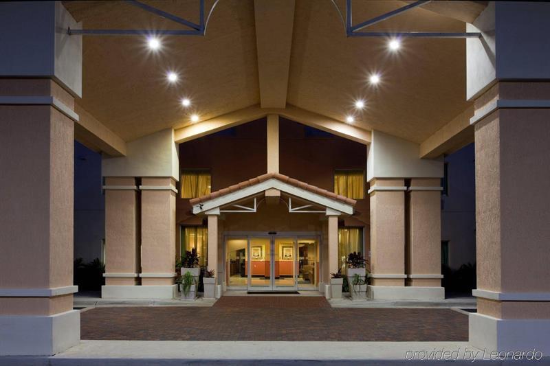 Holiday Inn Express & Suites Pembroke Pines-Sheridan St By Ihg Екстериор снимка